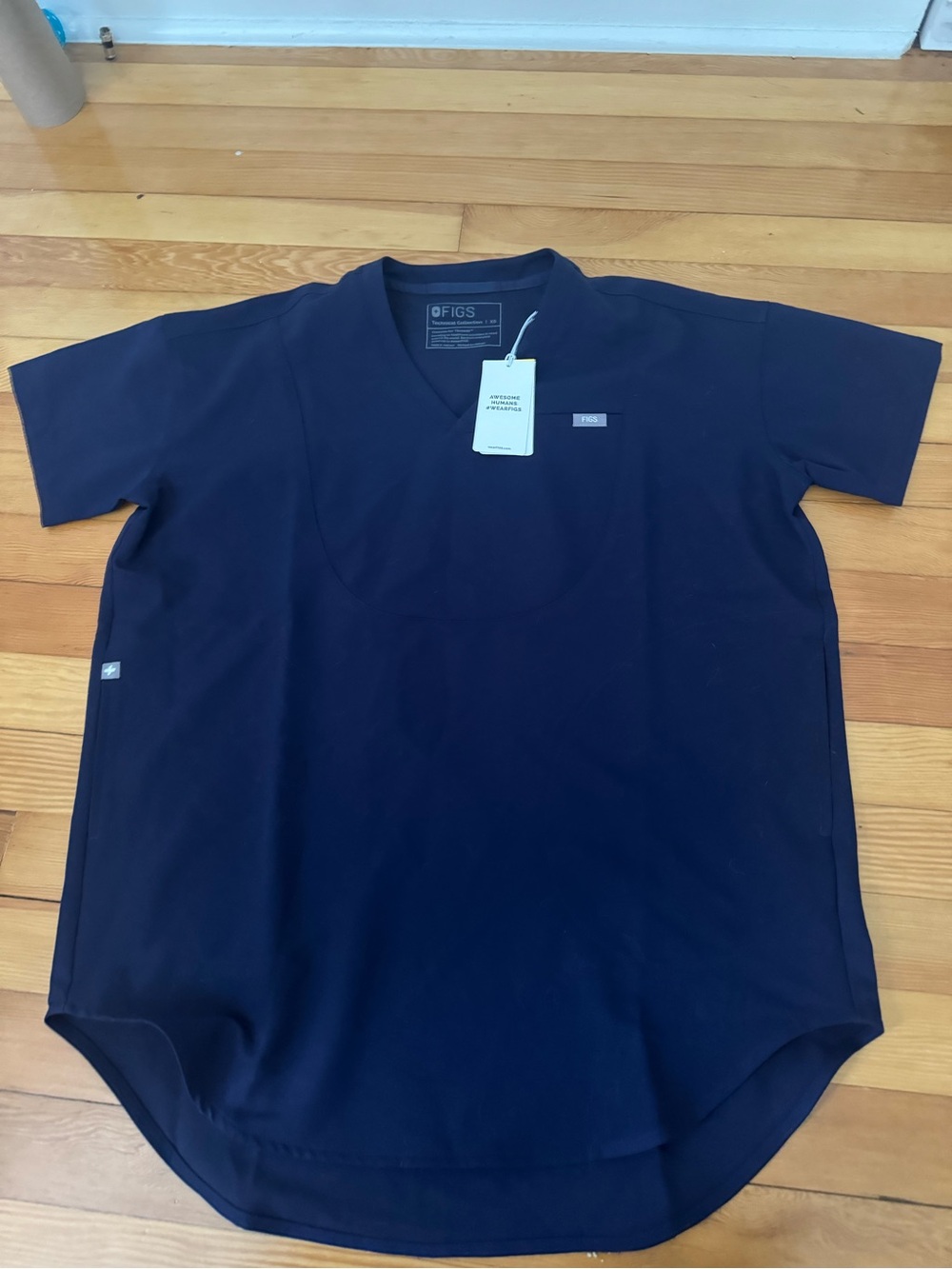 FIGS Men's V-Neck Top in Navy Blue
